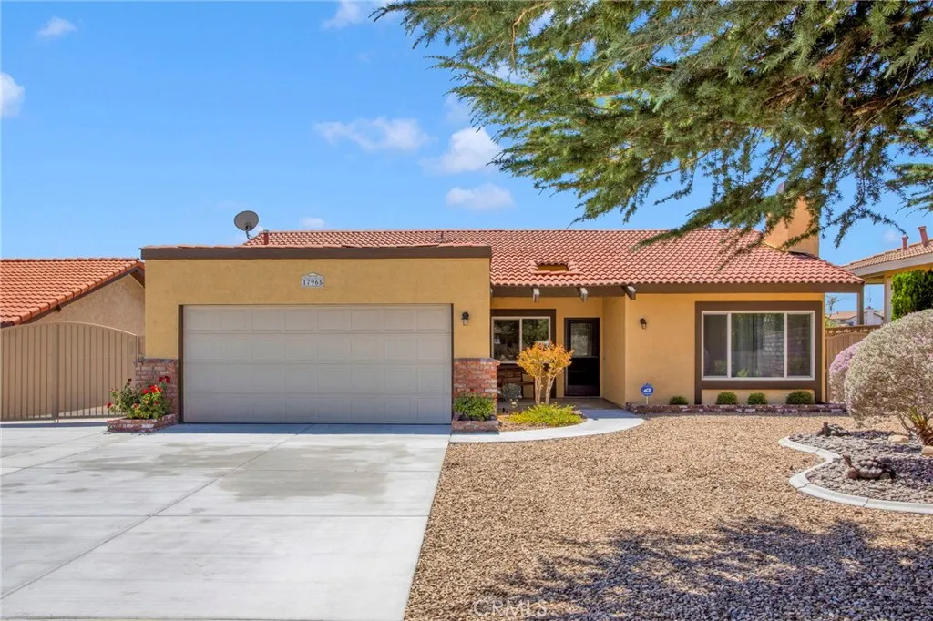 17965 Fremontia Lane, Victorville, California 92395 home-pic-0