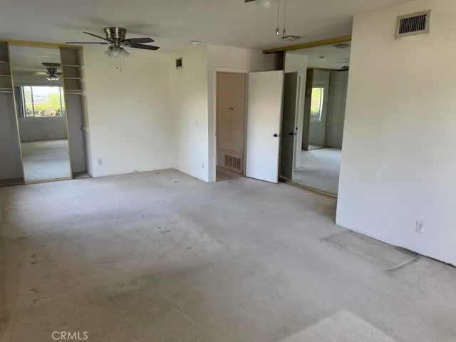 master bedroom nook can be converted into separate bedroom