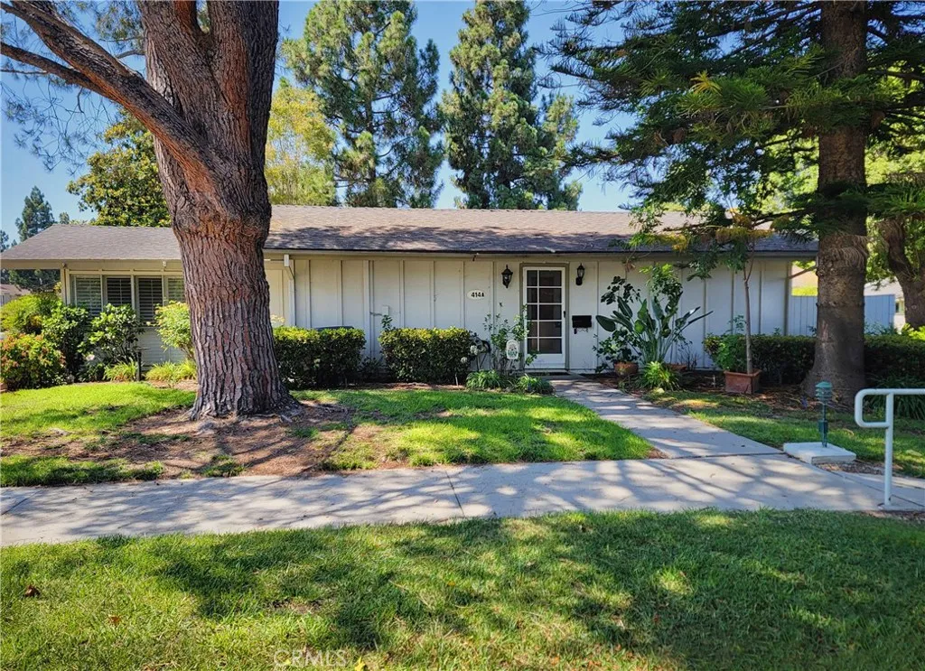 414 Avenida Castilla A, Laguna Woods, California 92637 home-pic-0