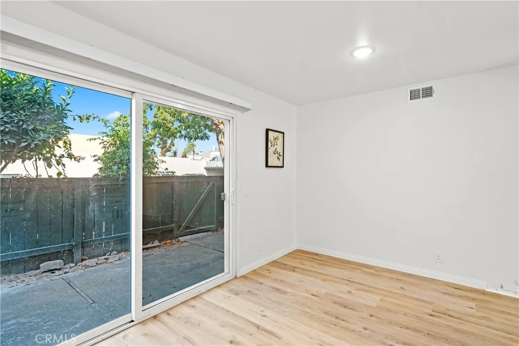 23254 Orange Avenue 7, Lake Forest, California 92630 home-pic-11