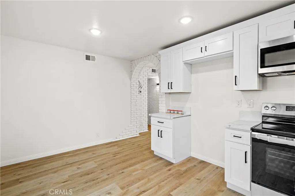 23254 Orange Avenue 7, Lake Forest, California 92630 home-pic-10