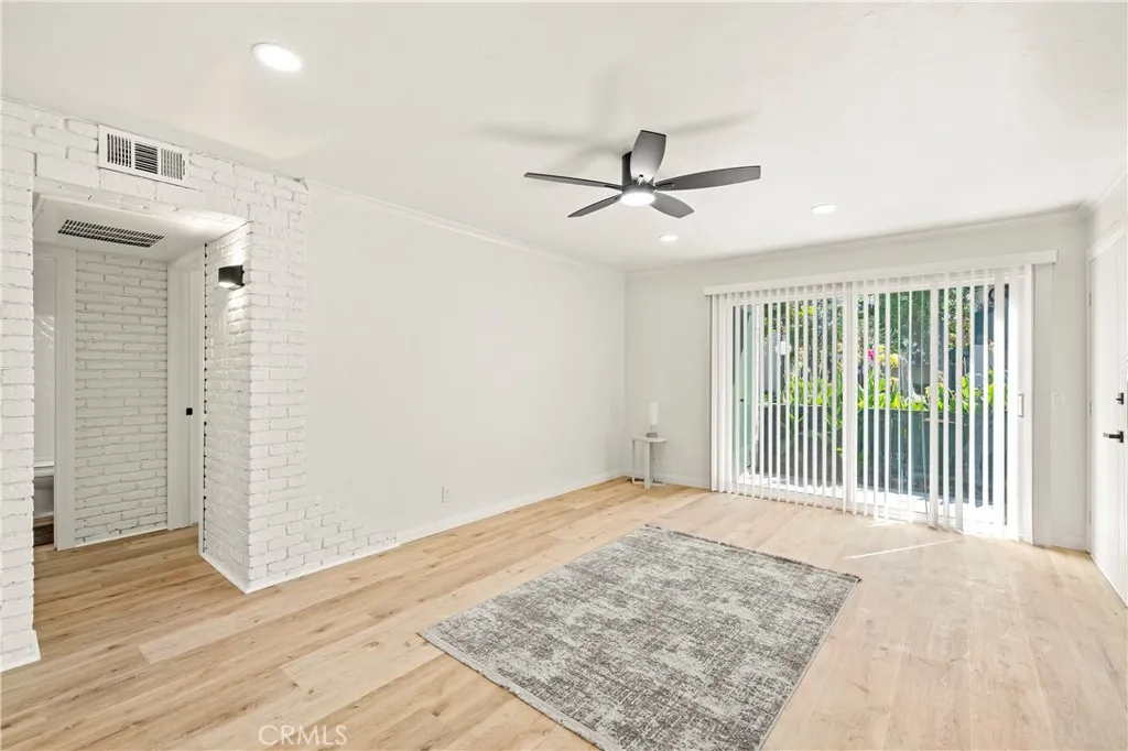 23254 Orange Avenue 7, Lake Forest, California 92630 home-pic-6