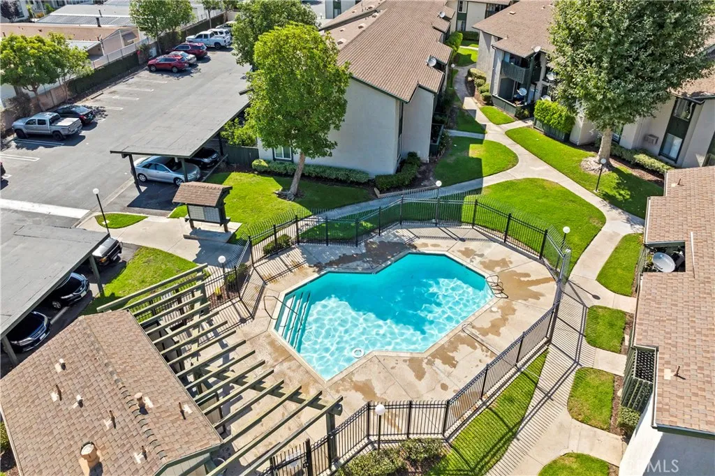 23254 Orange Avenue 7, Lake Forest, California 92630 home-pic-25