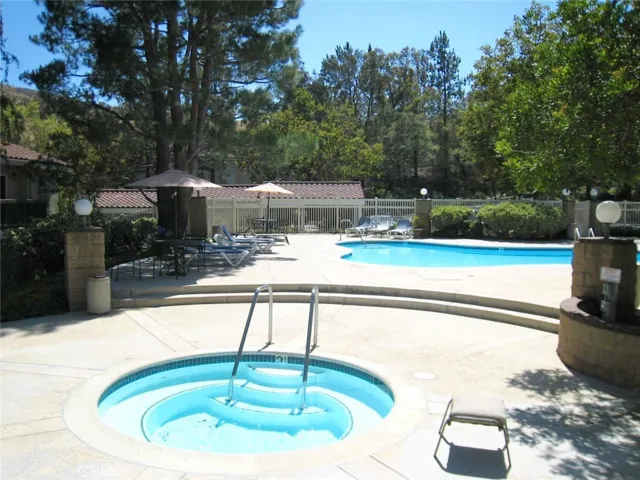 5423 Spanish Oak Lane A, Oak Park, California 91377