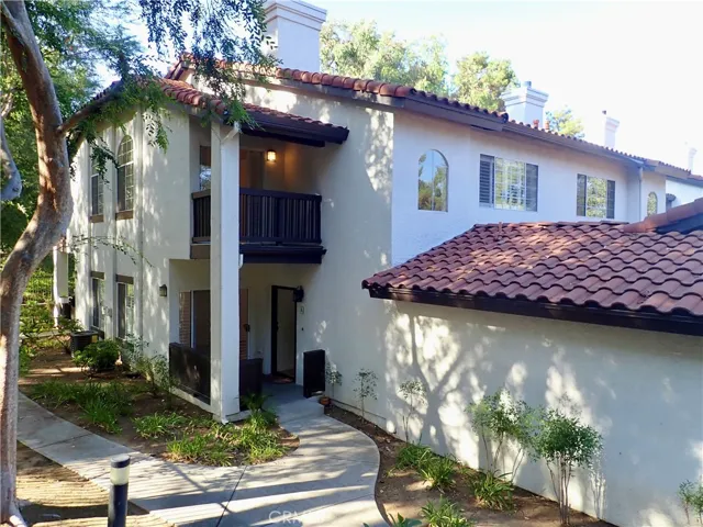 5423 Spanish Oak Lane A, Oak Park, California 91377