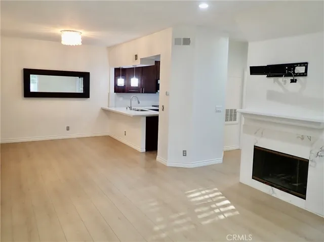 5423 Spanish Oak Lane A, Oak Park, California 91377