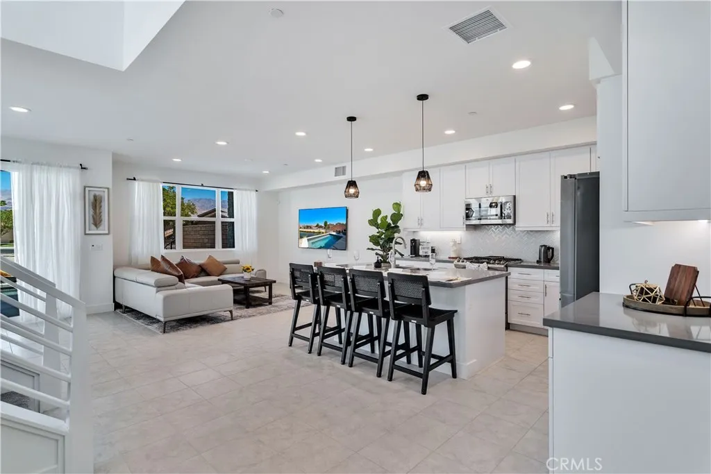 84662 Litorale Court, Indio, California 92203 home-pic-2