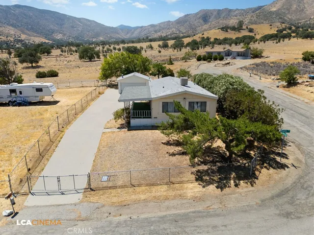 6004 Maple Avenue, Mountain Mesa, California 93240