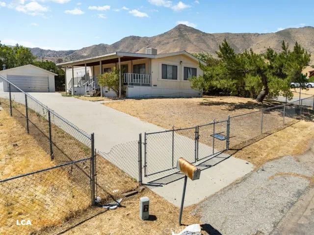 6004 Maple Avenue, Mountain Mesa, California 93240
