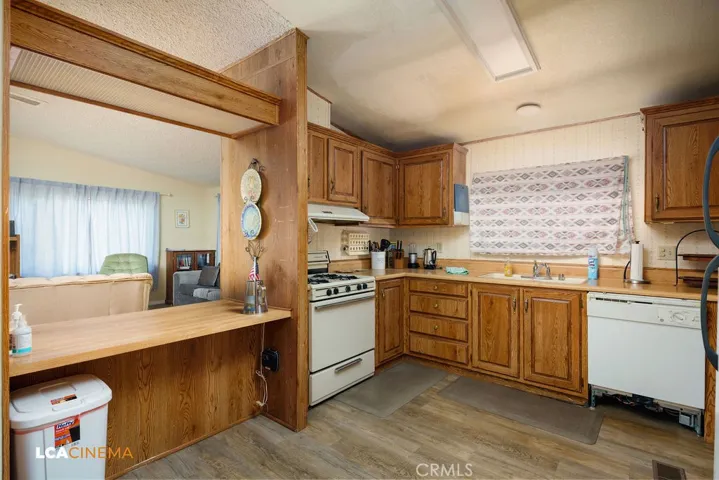 6004 Maple Avenue, Mountain Mesa, California 93240