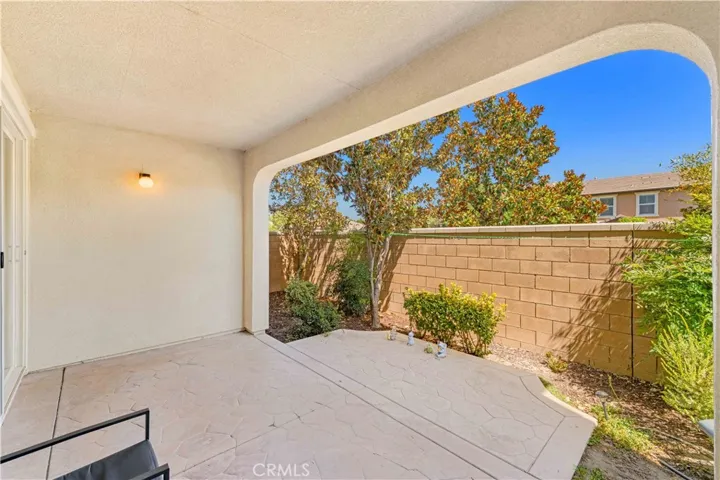 7169 Logsdon Drive, Eastvale, California 92880
