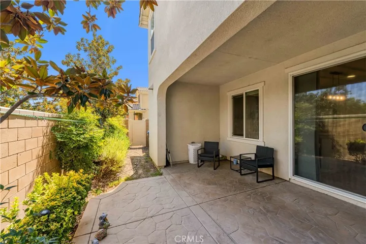 7169 Logsdon Drive, Eastvale, California 92880