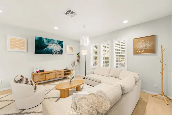 7169 Logsdon Drive, Eastvale, California 92880