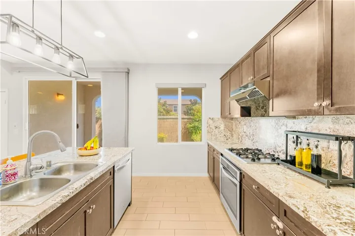 7169 Logsdon Drive, Eastvale, California 92880