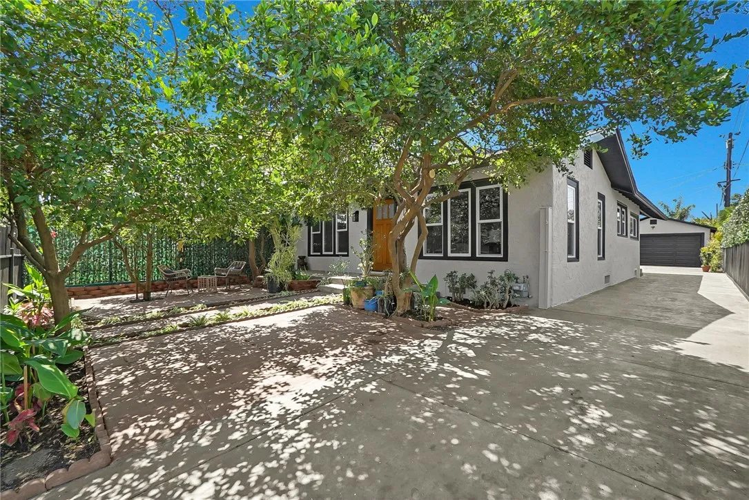 5462 Homeside Ave, Los Angeles, California 90016, 3 Bedrooms Bedrooms, ,2 BathroomsBathrooms,Residential,For Sale,Homeside Ave,WS25182220