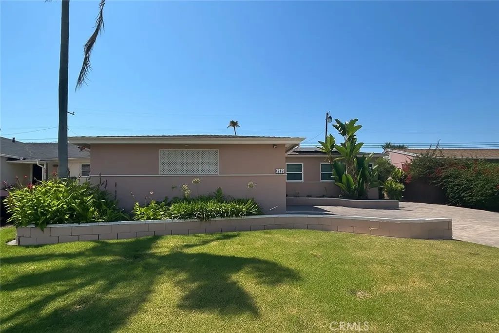 13115 Spinning Avenue, Gardena, California 90249 home-pic-0