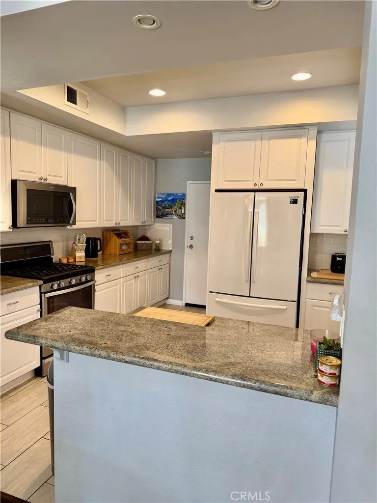 3100 Castelar Court 103, Corona, California 92882 home-pic-4