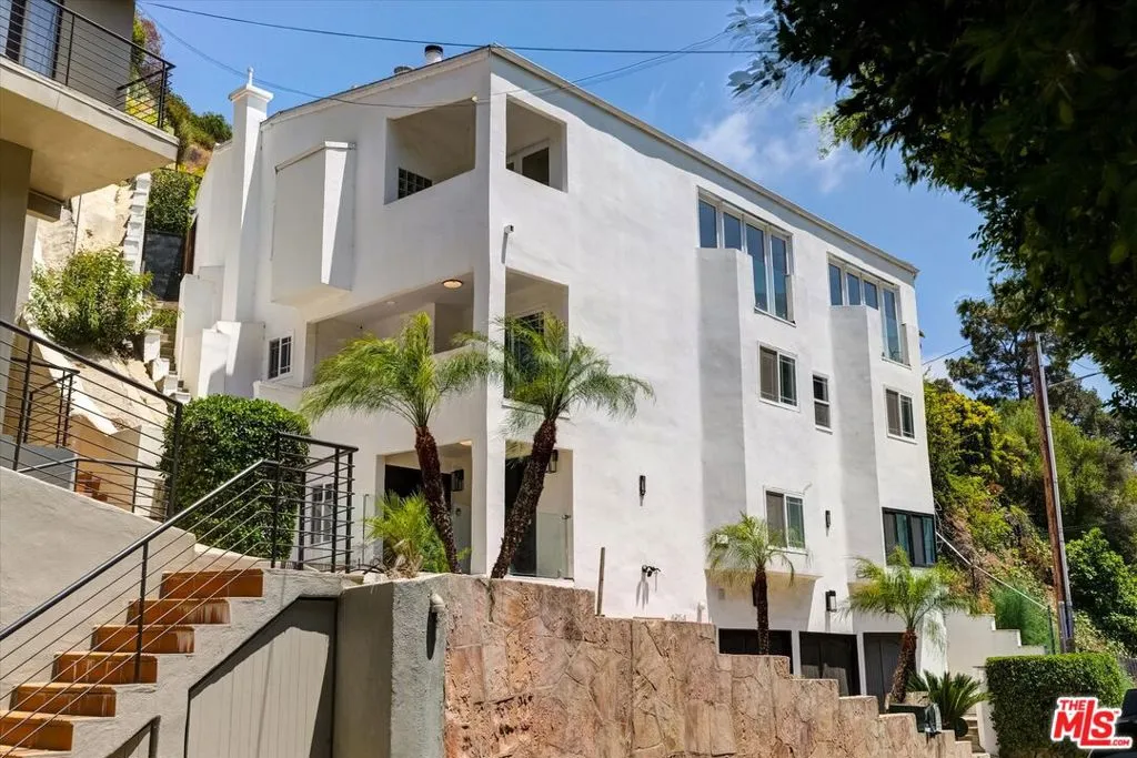 1754 Franklin Canyon Drive, Beverly Hills, California 90210 home-pic-1