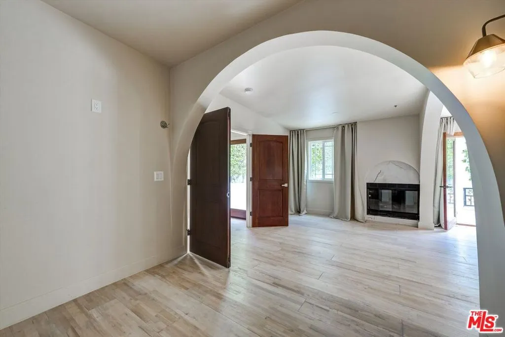 1754 Franklin Canyon Drive, Beverly Hills, California 90210 home-pic-37