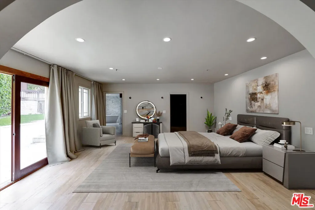 1754 Franklin Canyon Drive, Beverly Hills, California 90210 home-pic-38