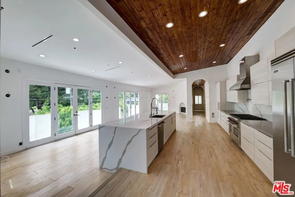 1754 Franklin Canyon Drive, Beverly Hills, California 90210 home-pic-32