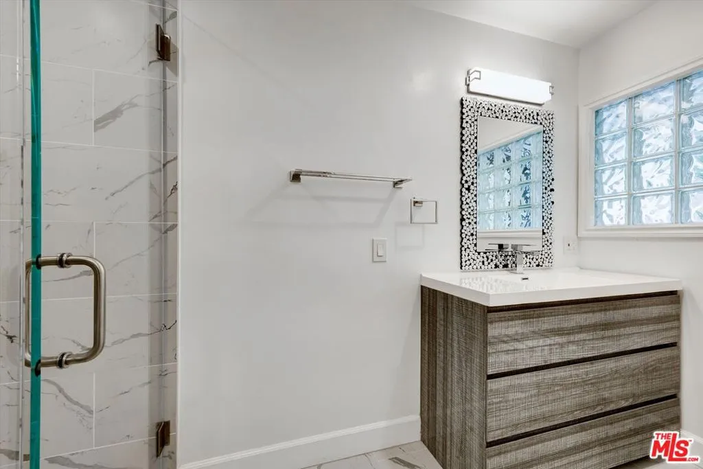 1754 Franklin Canyon Drive, Beverly Hills, California 90210 home-pic-21
