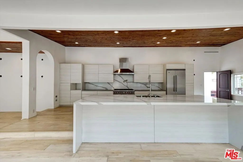 1754 Franklin Canyon Drive, Beverly Hills, California 90210 home-pic-27