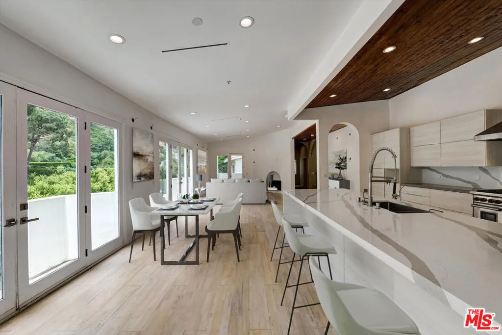 1754 Franklin Canyon Drive, Beverly Hills, California 90210 home-pic-30