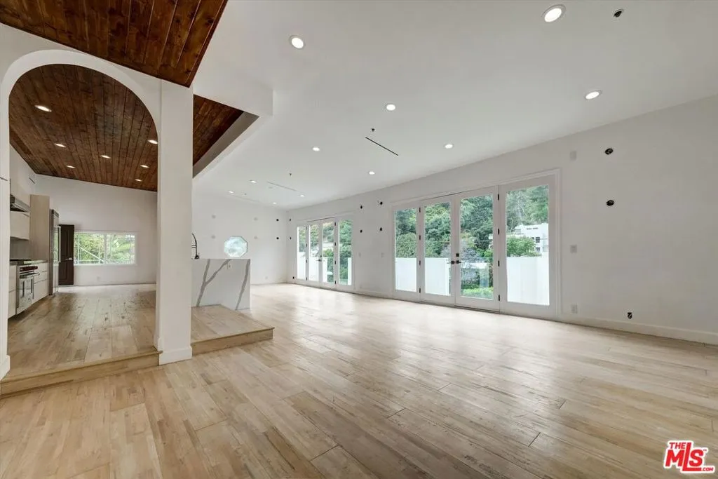 1754 Franklin Canyon Drive, Beverly Hills, California 90210 home-pic-22