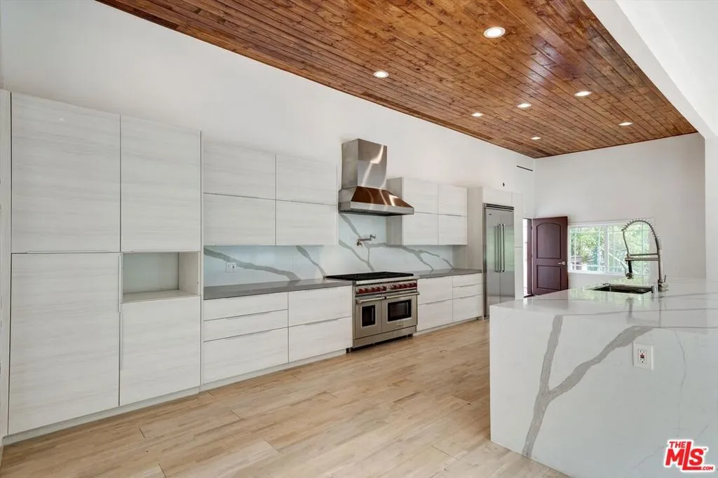 1754 Franklin Canyon Drive, Beverly Hills, California 90210 home-pic-26
