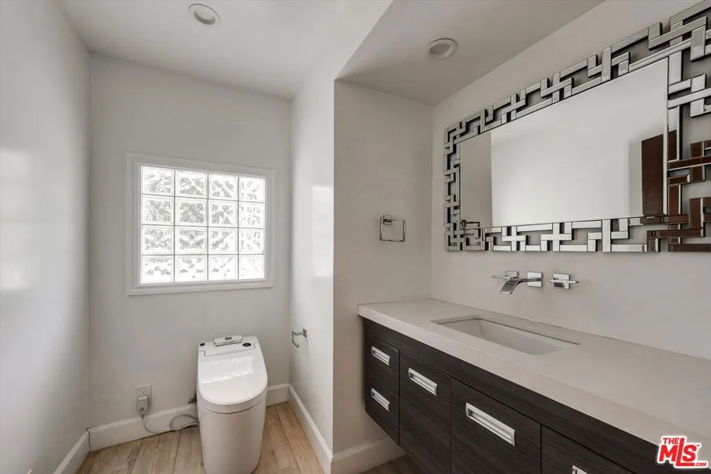 1754 Franklin Canyon Drive, Beverly Hills, California 90210 home-pic-35