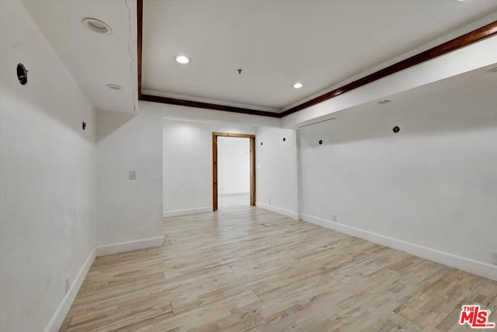 1754 Franklin Canyon Drive, Beverly Hills, California 90210 home-pic-11