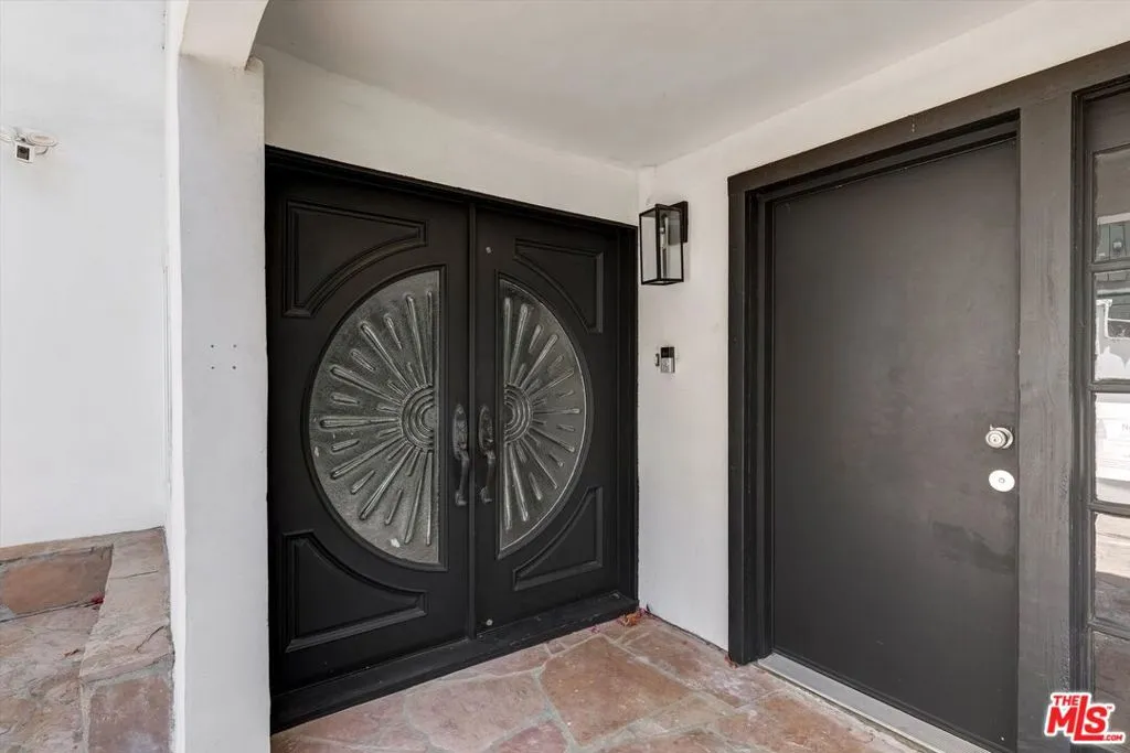 1754 Franklin Canyon Drive, Beverly Hills, California 90210 home-pic-3