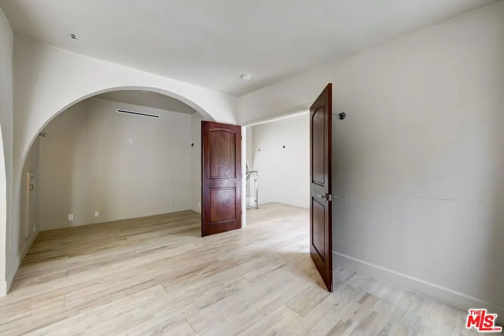 1754 Franklin Canyon Drive, Beverly Hills, California 90210 home-pic-36