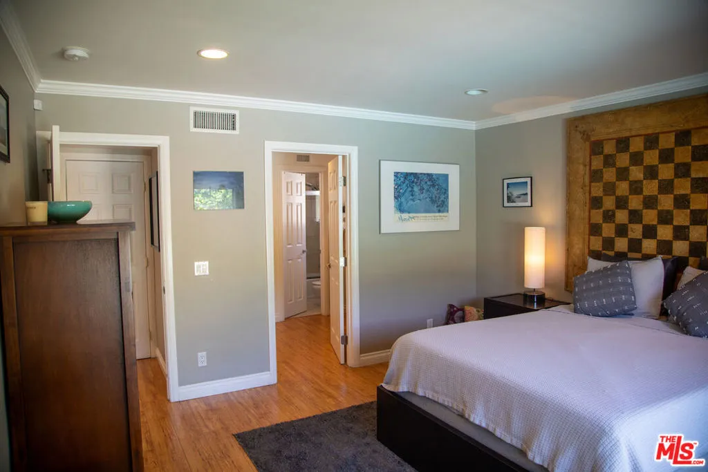 12818 Neon Way, Granada Hills, California 91344 home-pic-26