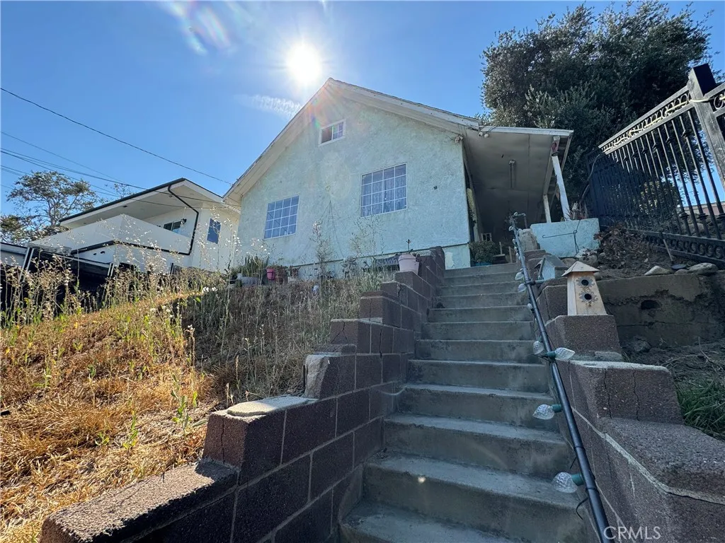 1153 Euclid Avenue, Los Angeles, California 90023 home-pic-1