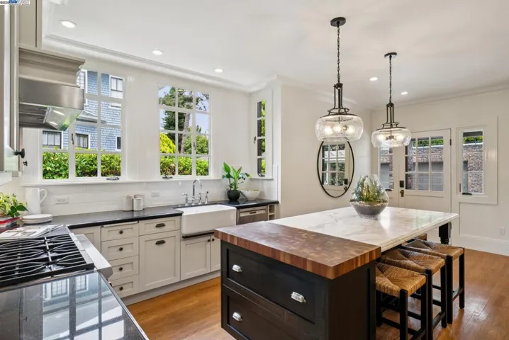 1232 Bay Street, Alameda, California 94501