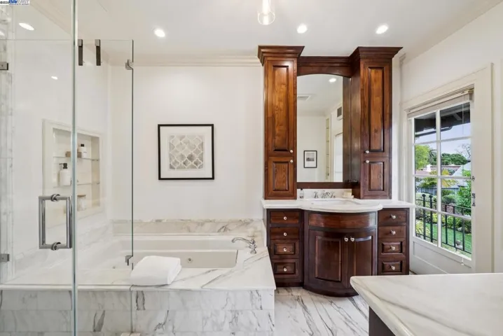 Primary En Suite Bathroom