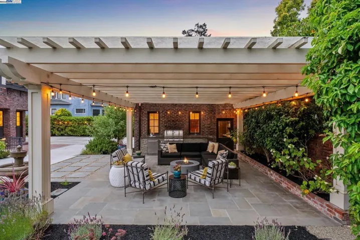 1232 Bay Street, Alameda, California 94501