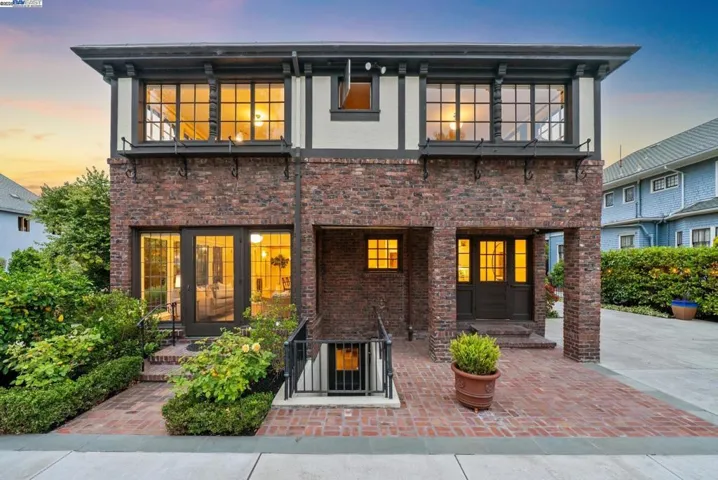 1232 Bay Street, Alameda, California 94501