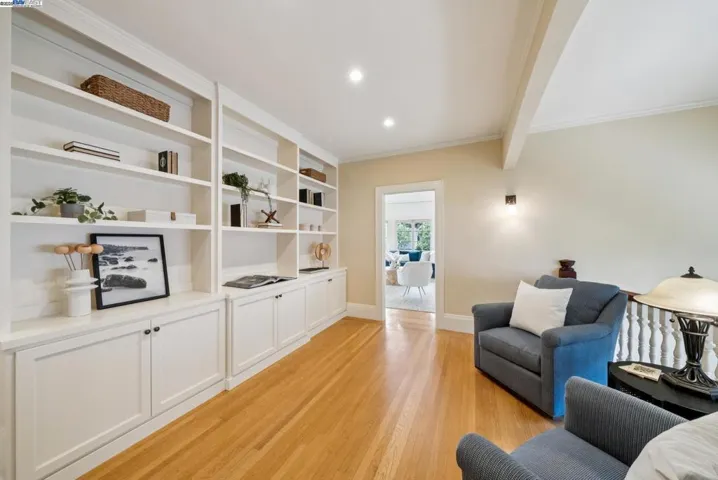 1232 Bay Street, Alameda, California 94501