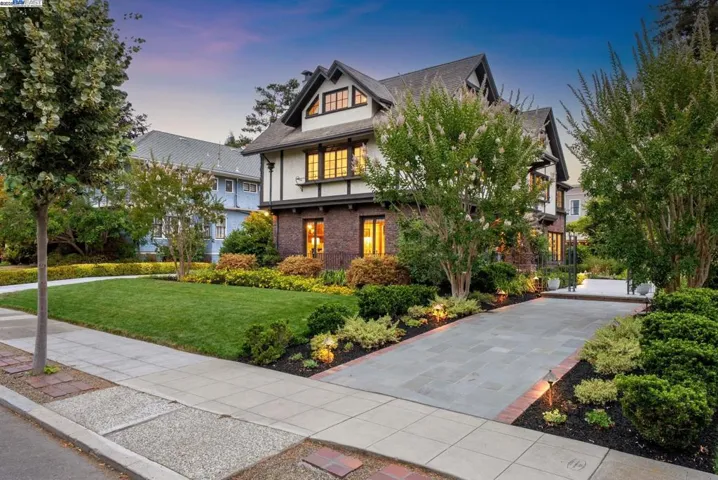 1232 Bay Street, Alameda, California 94501