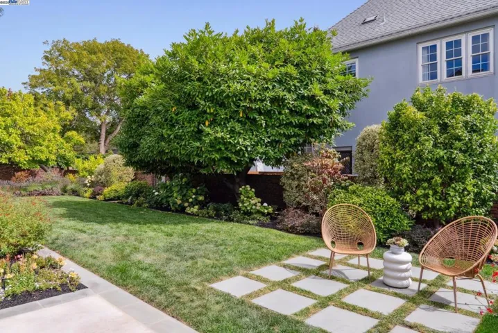 1232 Bay Street, Alameda, California 94501