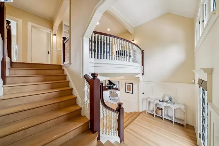 1232 Bay Street, Alameda, California 94501