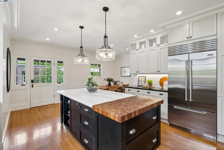 1232 Bay Street, Alameda, California 94501