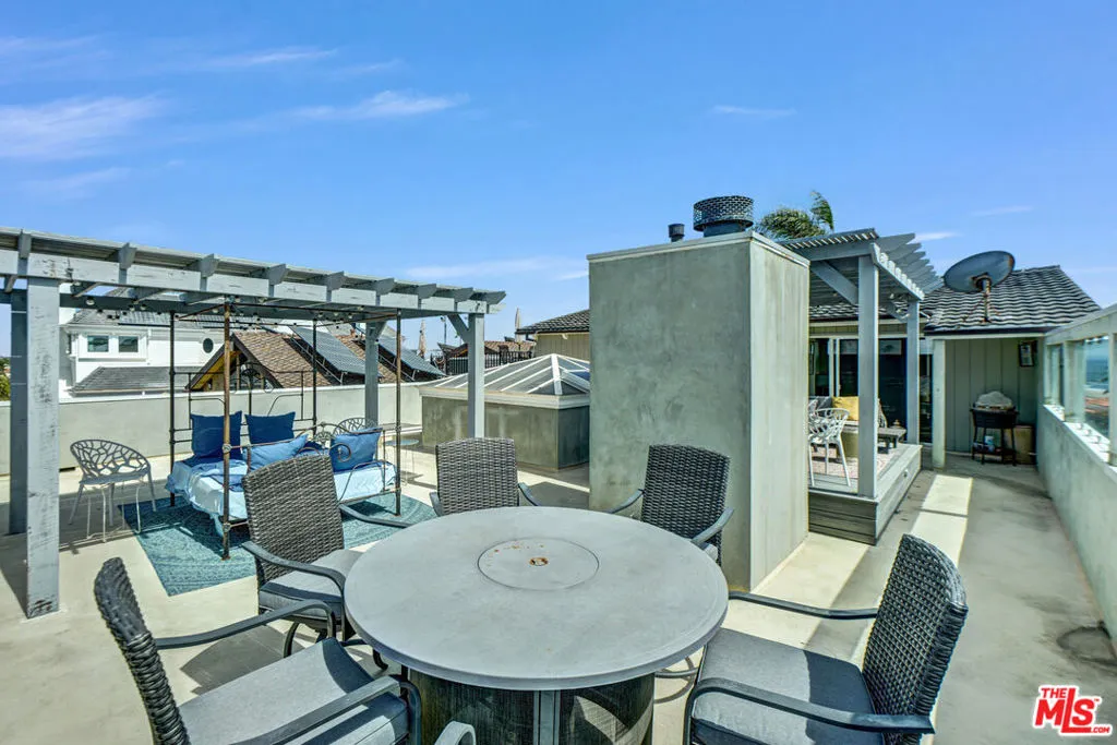 265 Redlands Street, Playa Del Rey, California 90293 home-pic-19