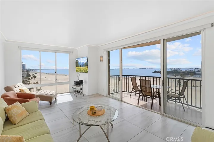 unobstructive and panoramic Ocean Views