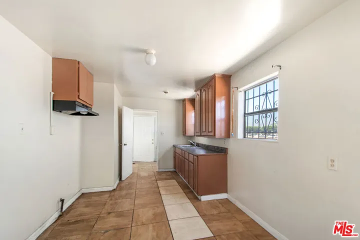 521 S Bullis Road, Compton, California 90221