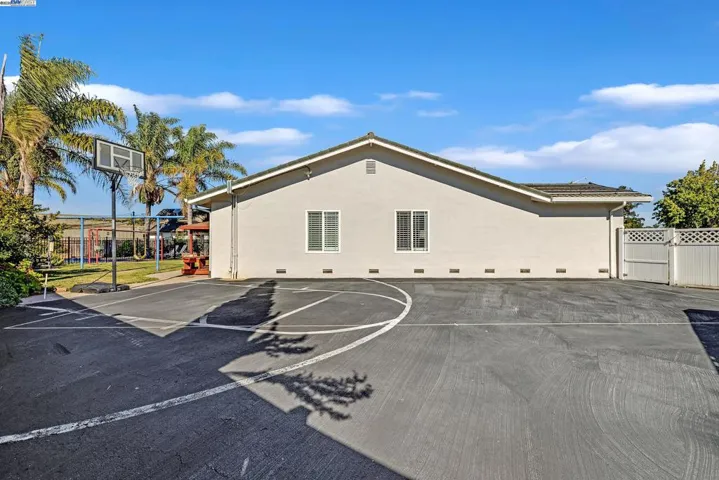 4955 Swindon Pl, Newark, California 94560