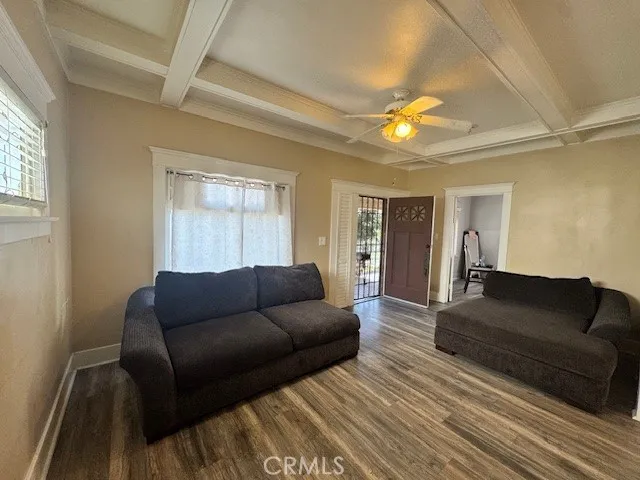 840 W 53rd Street, Los Angeles, California 90037 home-pic-4